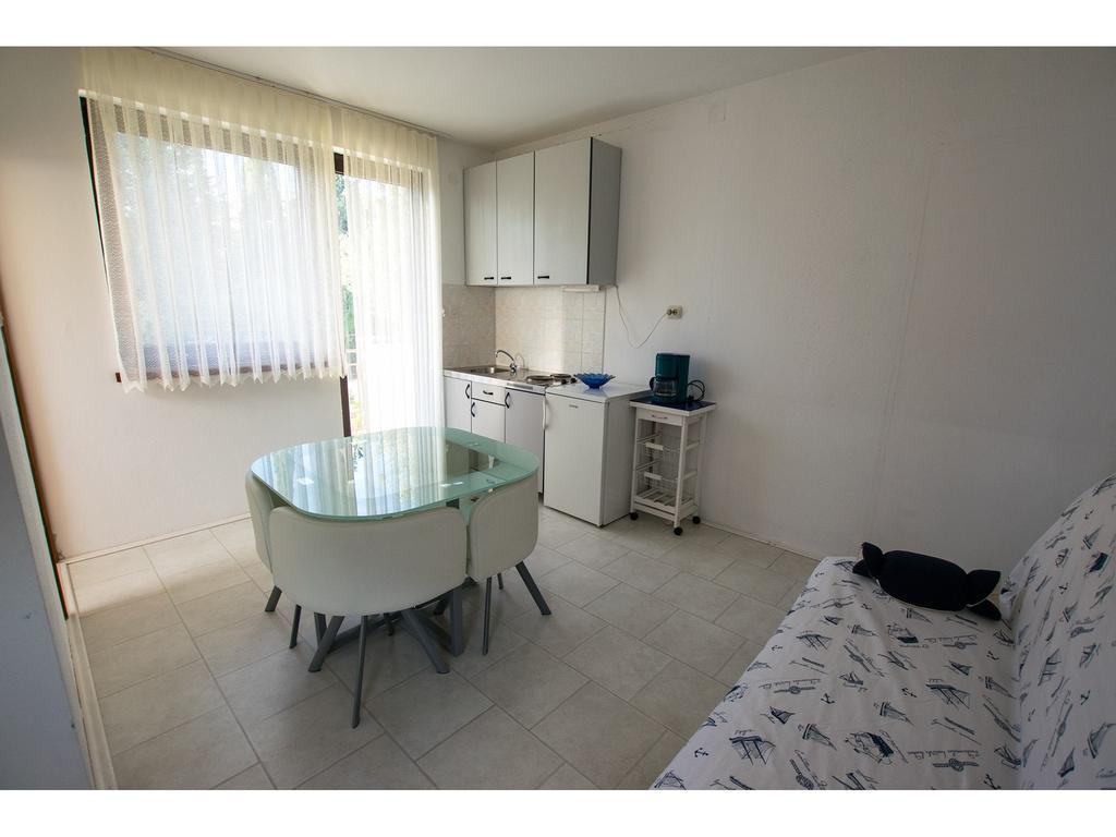 Apartments Troselj Starigrad Paklenica Exterior photo